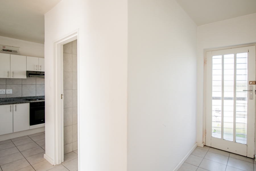 To Let 2 Bedroom Property for Rent in Wynberg Western Cape